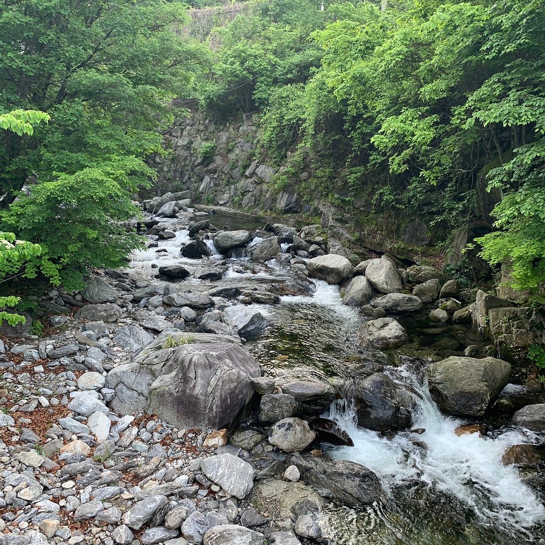 깊은산계곡산장